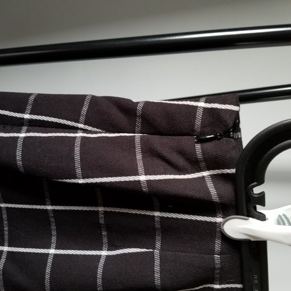 💌 2/$30 
Pencil Skirt relaxed fit - Picture 4 of 4